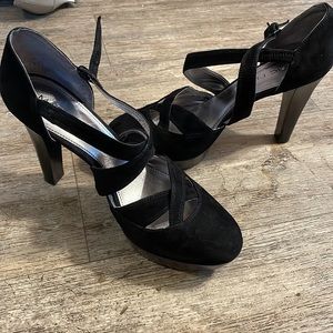 Marc Fisher black suede heel closed toe - like new